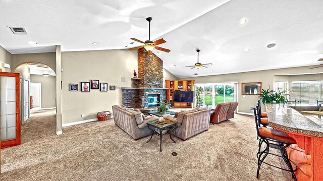 770 Merriam Rd, Hickman, CA 95323