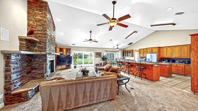 770 Merriam Rd, Hickman, CA 95323