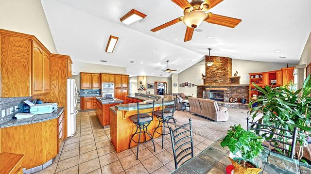 770 Merriam Rd, Hickman, CA 95323