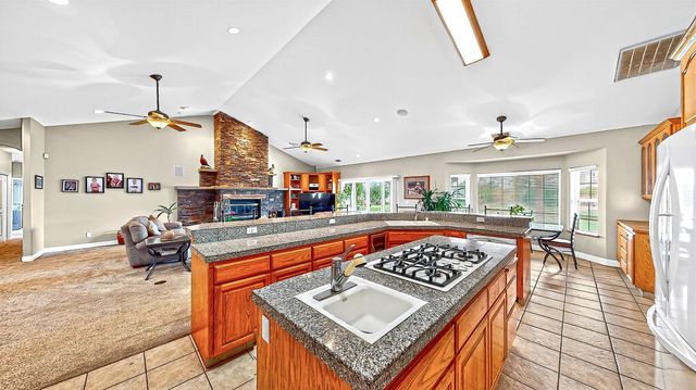 770 Merriam Rd, Hickman, CA 95323