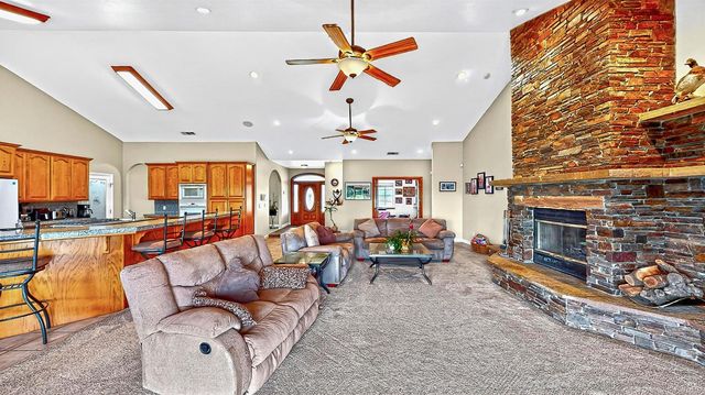 770 Merriam Rd, Hickman, CA 95323