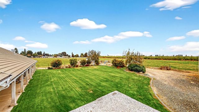 770 Merriam Rd, Hickman, CA 95323