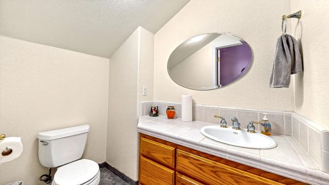 770 Merriam Rd, Hickman, CA 95323