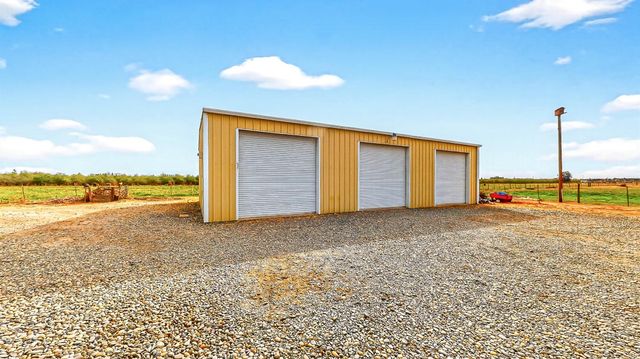 770 Merriam Rd, Hickman, CA 95323