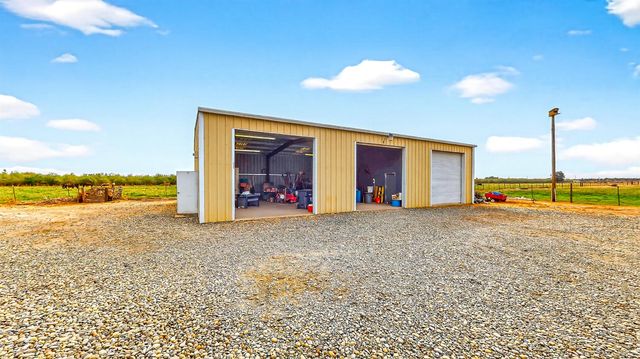 770 Merriam Rd, Hickman, CA 95323