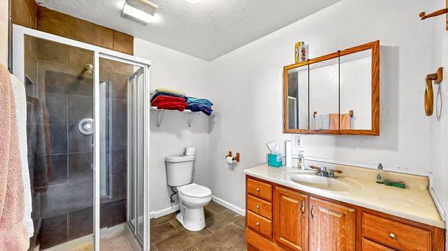 770 Merriam Rd, Hickman, CA 95323