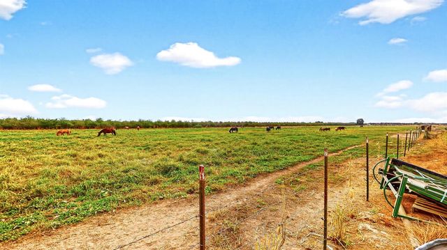 770 Merriam Rd, Hickman, CA 95323