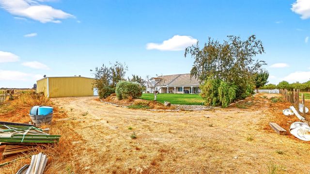 770 Merriam Rd, Hickman, CA 95323