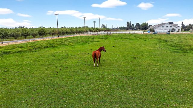 770 Merriam Rd, Hickman, CA 95323