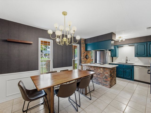 2801 Meadow Creek, Bedford, TX 76021