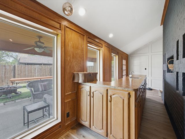 2801 Meadow Creek, Bedford, TX 76021