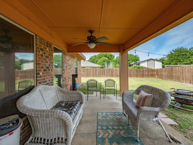 2801 Meadow Creek, Bedford, TX 76021