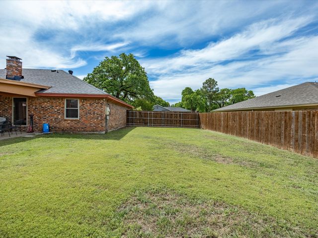 2801 Meadow Creek, Bedford, TX 76021