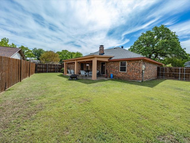 2801 Meadow Creek, Bedford, TX 76021