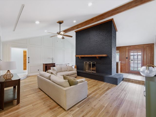 2801 Meadow Creek, Bedford, TX 76021