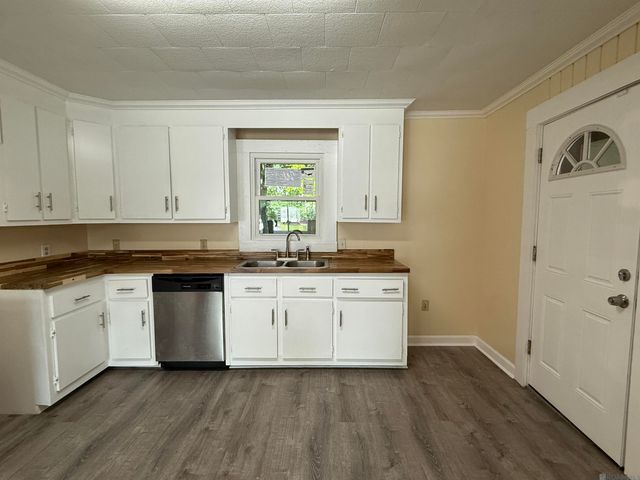 1004 Martin Luther Dr, Donaldsonville, LA 70346