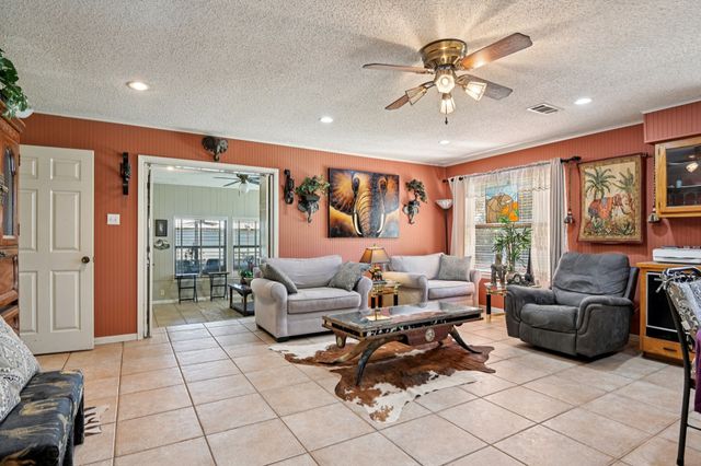 10856 Legg Drive, Kemp, TX 75143