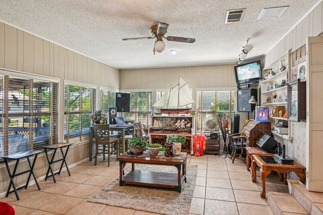 10856 Legg Drive, Kemp, TX 75143