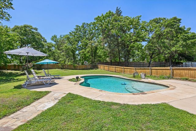 10856 Legg Drive, Kemp, TX 75143