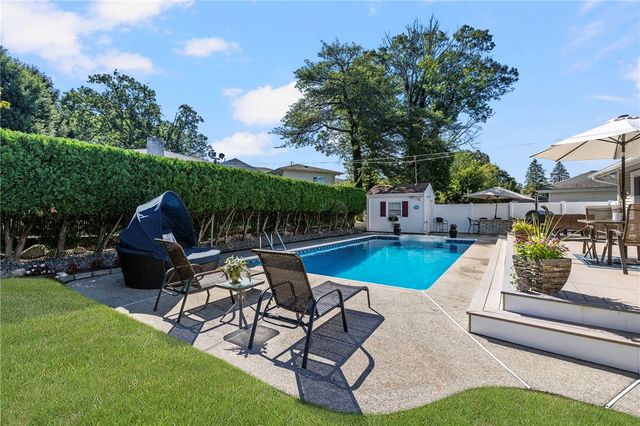 105 Cold Brook Drive, Cranston, RI 02920