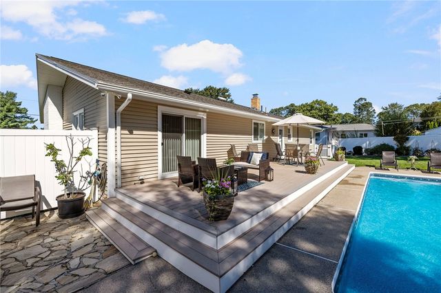 105 Cold Brook Drive, Cranston, RI 02920