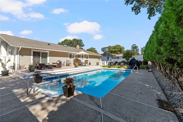 105 Cold Brook Drive, Cranston, RI 02920