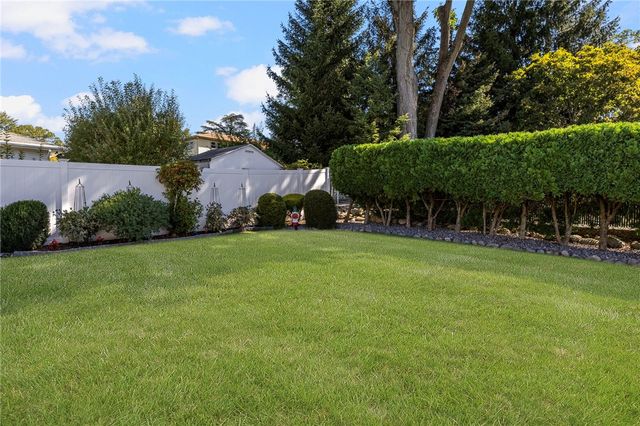 105 Cold Brook Drive, Cranston, RI 02920