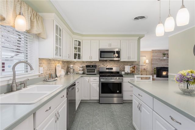 105 Cold Brook Drive, Cranston, RI 02920