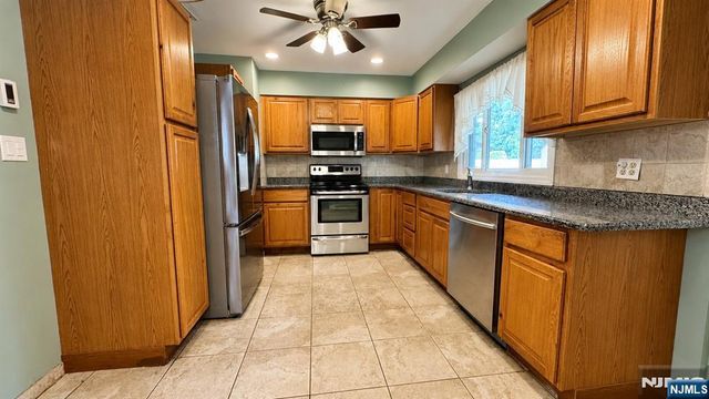 70 Hahn Avenue, Rochelle Park, NJ 07662