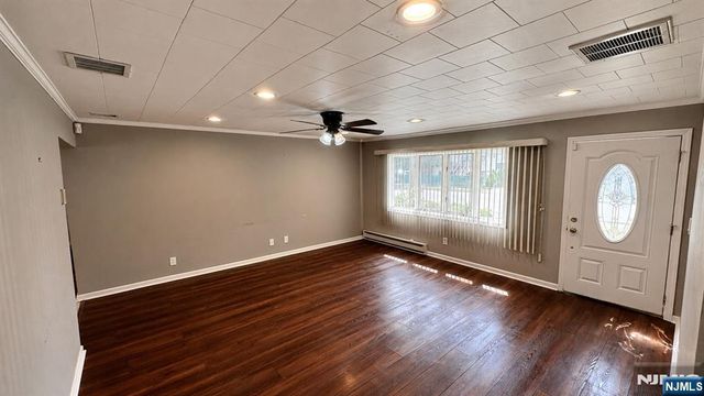 70 Hahn Avenue, Rochelle Park, NJ 07662