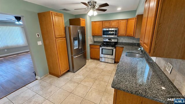 70 Hahn Avenue, Rochelle Park, NJ 07662