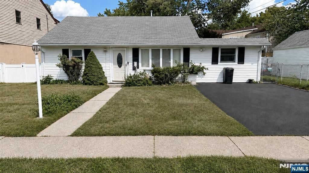 70 Hahn Avenue, Rochelle Park, NJ 07662