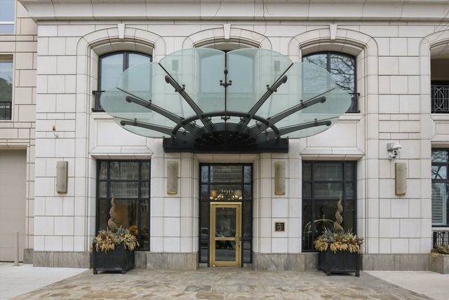 840 N Lake Shore Drive 201, Chicago, IL 60611