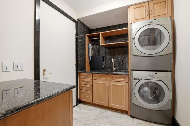 840 N Lake Shore Drive 201, Chicago, IL 60611