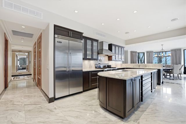 840 N Lake Shore Drive 201, Chicago, IL 60611