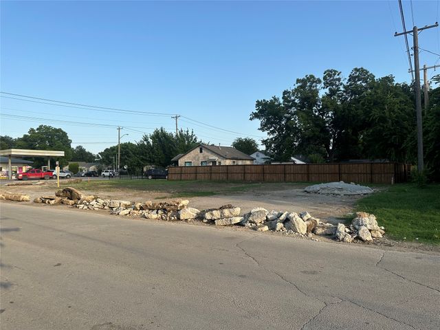 3209 Deen Road, Fort Worth, TX 76106