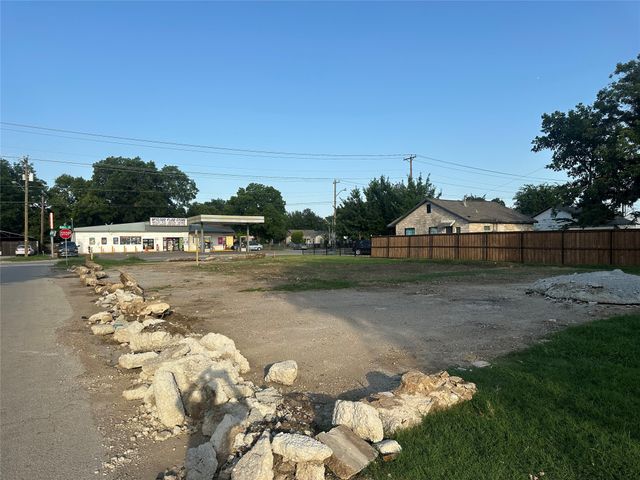 3209 Deen Road, Fort Worth, TX 76106