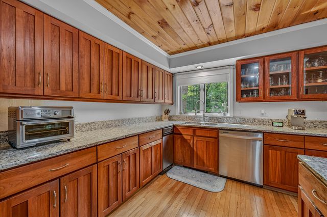 34 Sunrise Circle, Plymouth, NH 03264