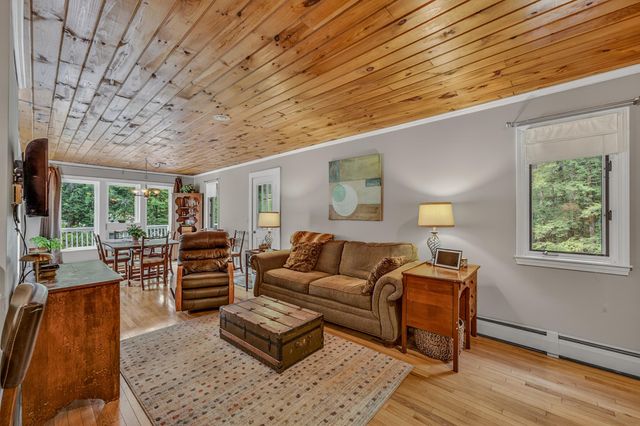 34 Sunrise Circle, Plymouth, NH 03264