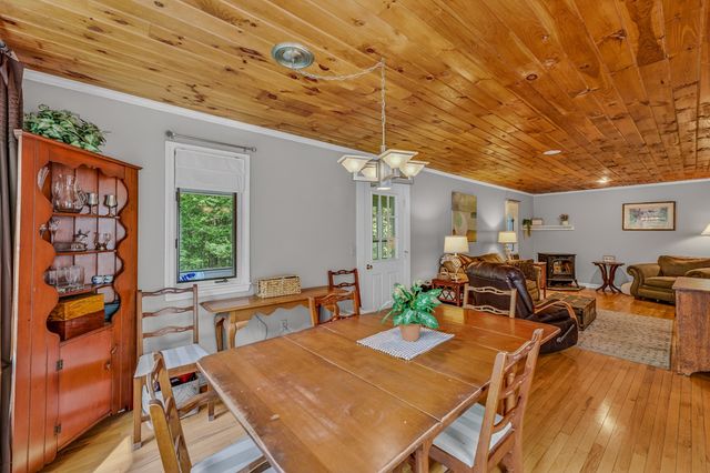 34 Sunrise Circle, Plymouth, NH 03264
