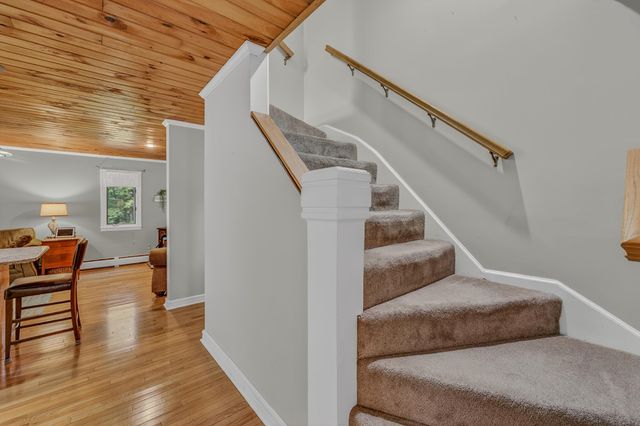 34 Sunrise Circle, Plymouth, NH 03264