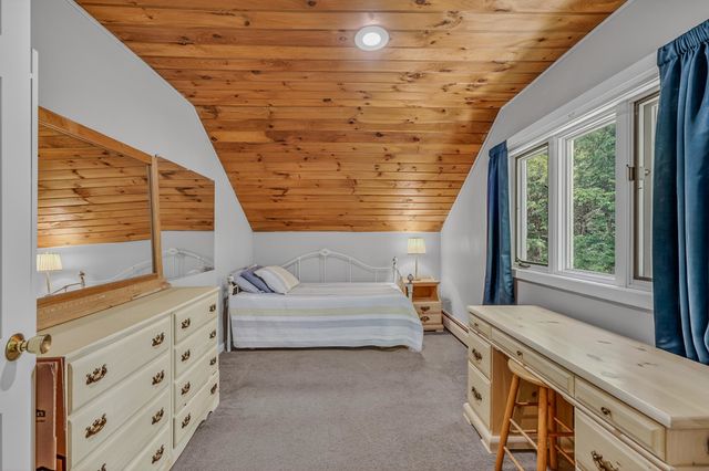 34 Sunrise Circle, Plymouth, NH 03264