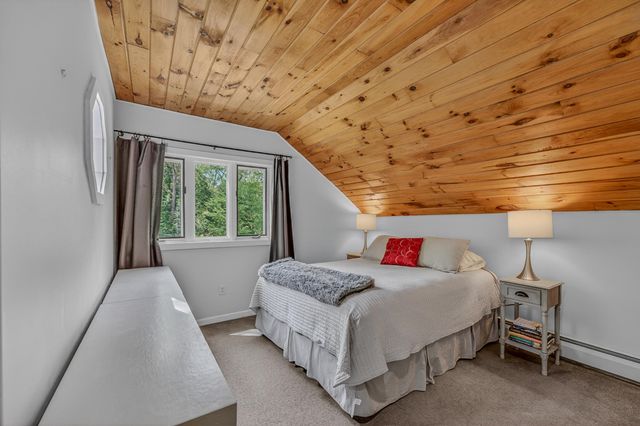 34 Sunrise Circle, Plymouth, NH 03264