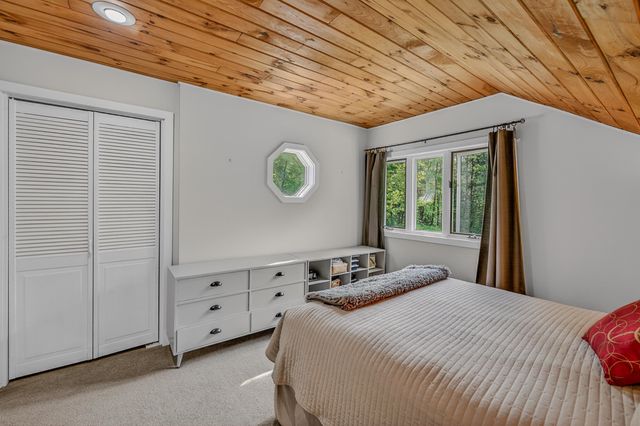 34 Sunrise Circle, Plymouth, NH 03264