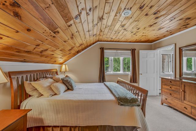 34 Sunrise Circle, Plymouth, NH 03264