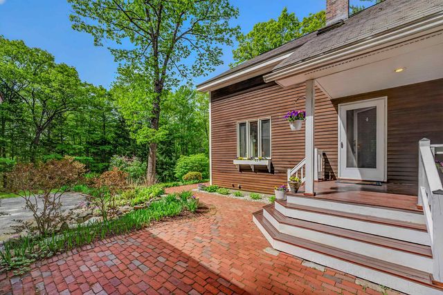 34 Sunrise Circle, Plymouth, NH 03264