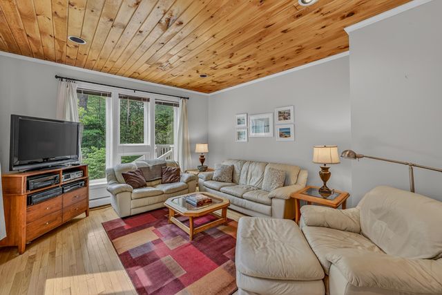 34 Sunrise Circle, Plymouth, NH 03264