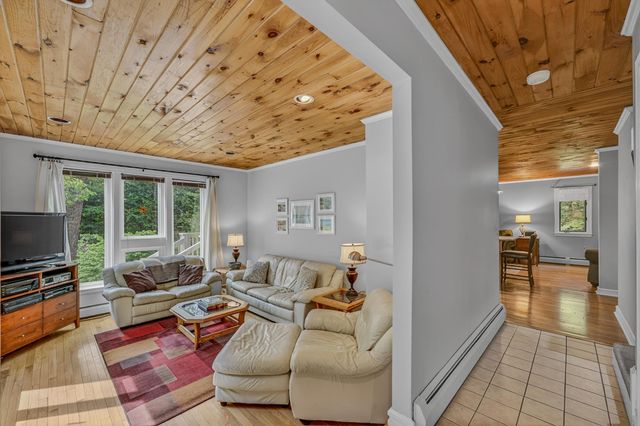 34 Sunrise Circle, Plymouth, NH 03264