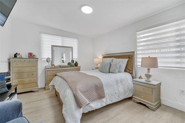 6404 Meade Street, Hollywood, FL 33024