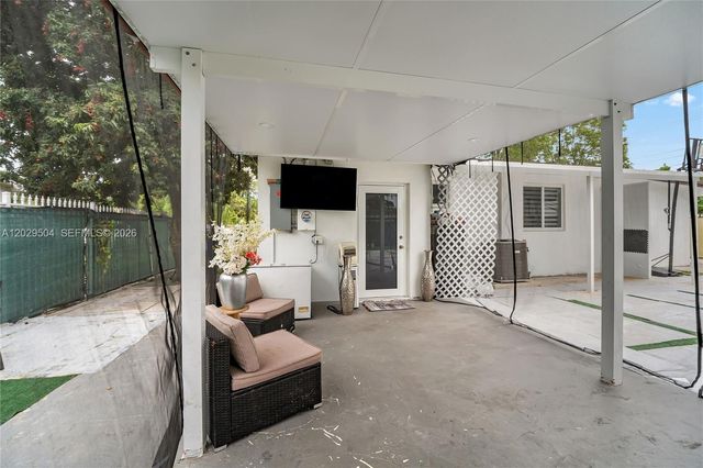 6404 Meade Street, Hollywood, FL 33024